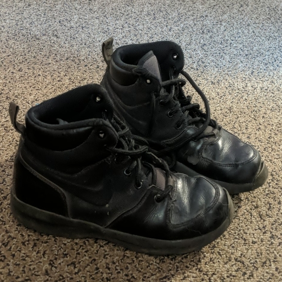 Shoes - Picture 2 of 2